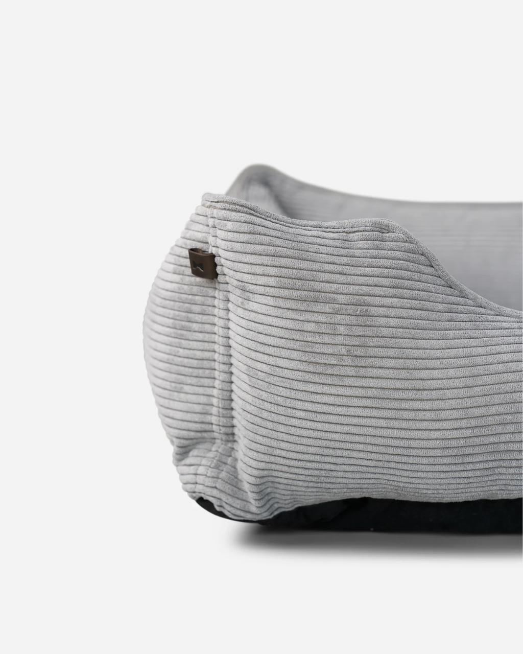 Chester & Lee | Fancy Corduroy Sleeper Dog Bed