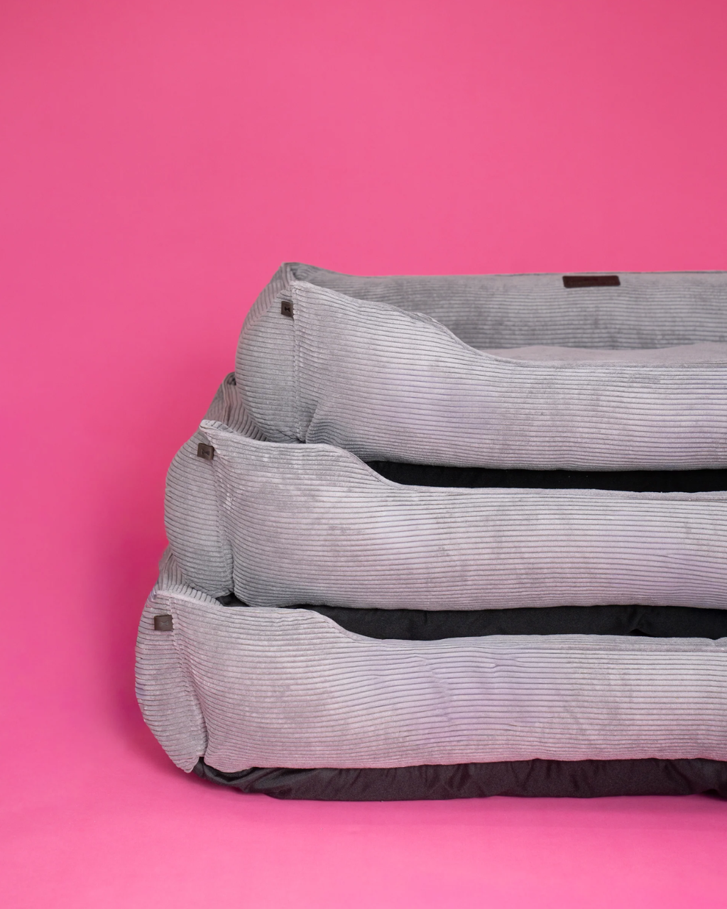 Chester & Lee | Fancy Corduroy Sleeper Dog Bed